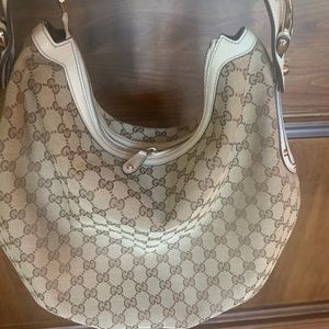 Gucci Logo and White Horse-bit handle Bag